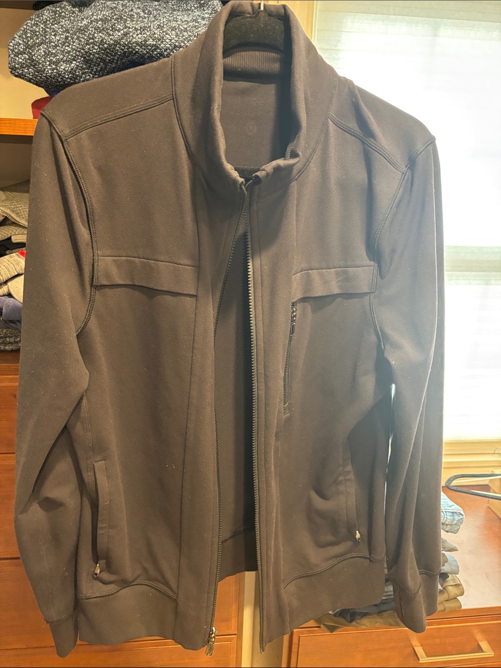 Men's Lululemon Black Softshell Jacket - Classic Full-Zip
